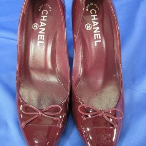 Chanel heels  bow tie , patent leather prune/ burgundy size 7